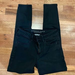 American Eagle - size 6 - black super stretch jeans